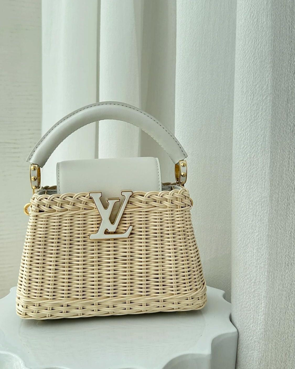 Handmade Straw Bag – Elegant & Modern Touch