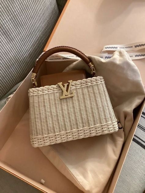 Handmade Straw Bag – Elegant & Modern Touch